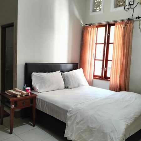 Nakula Familiar Inn Denpasar  Exterior photo