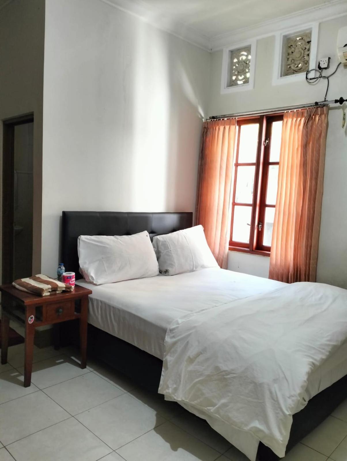 Nakula Familiar Inn Denpasar  Exterior photo